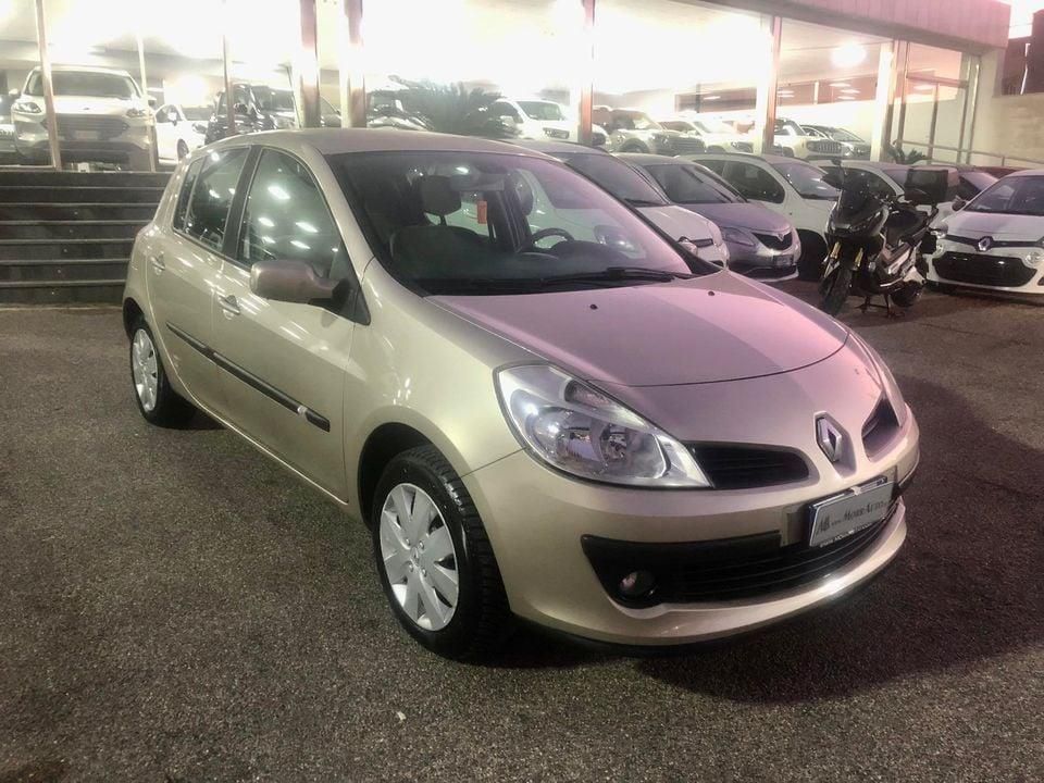 RENAULT Clio 1.6 5p. PRIVILEGE