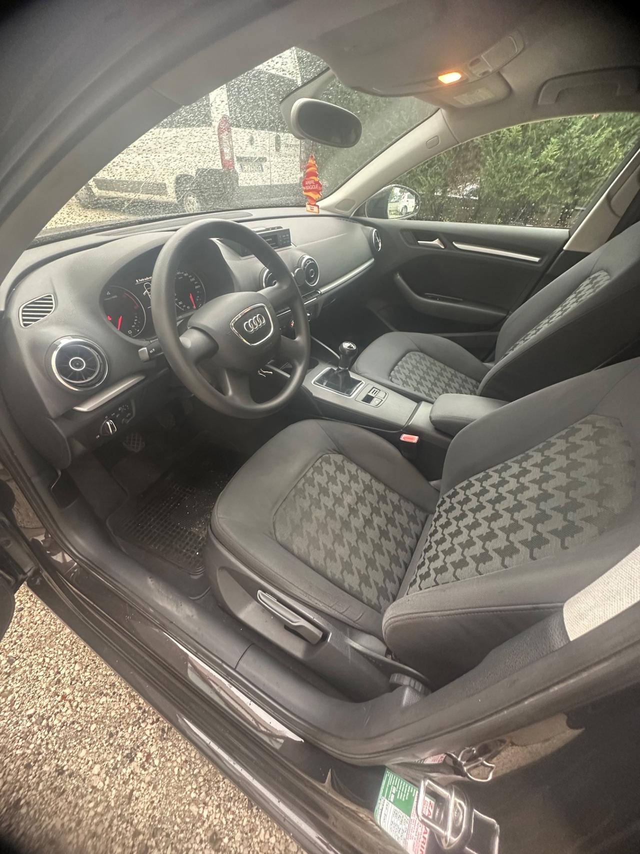 Audi A3 SPB 1.6 TDI Young