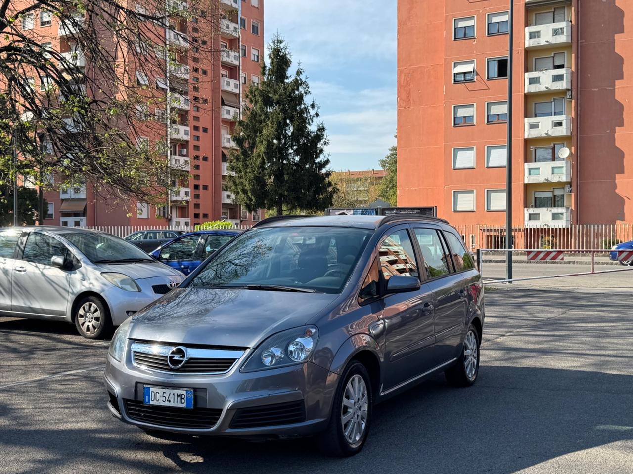 Opel Zafira 1.8 16V VVT Club