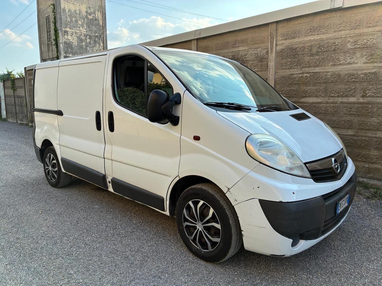 Opel Vivaro 2012