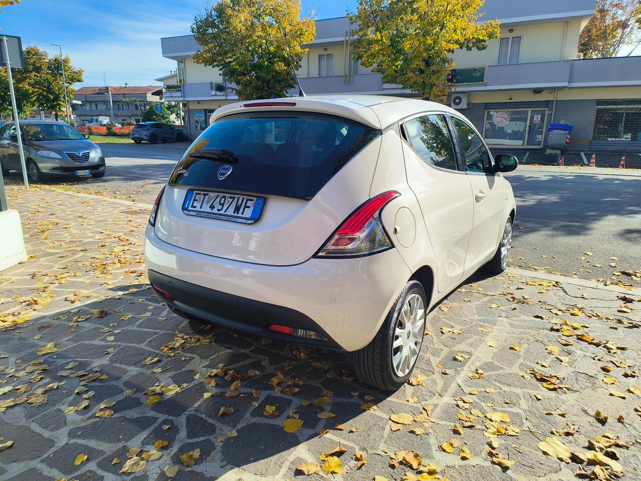 Lancia Ypsilon 1.2 69 CV 5 porte GPL Ecochic Silver