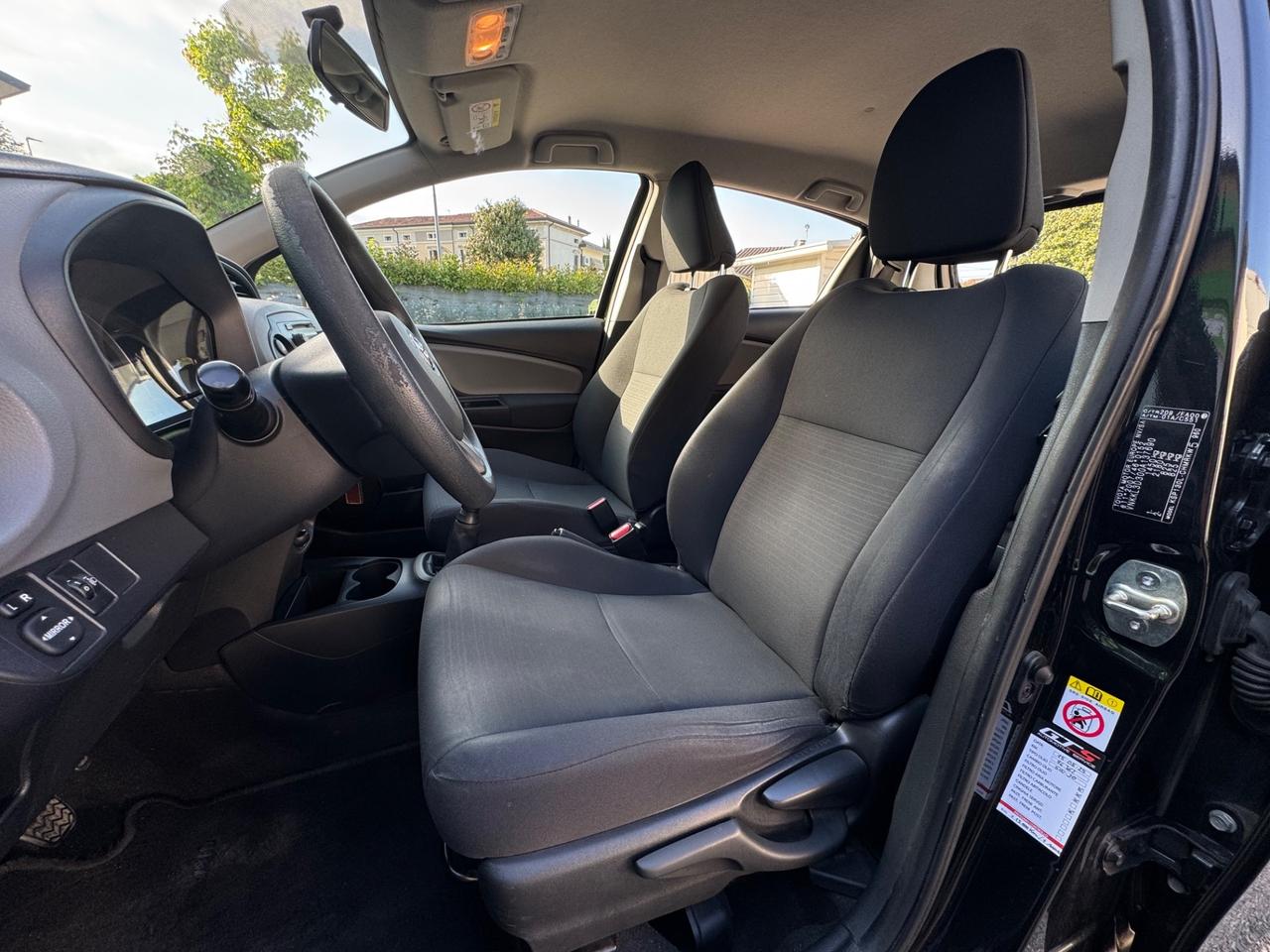 Toyota Yaris 1.0 Benzina 69CV 5 porte – 2014 – Neopatentati