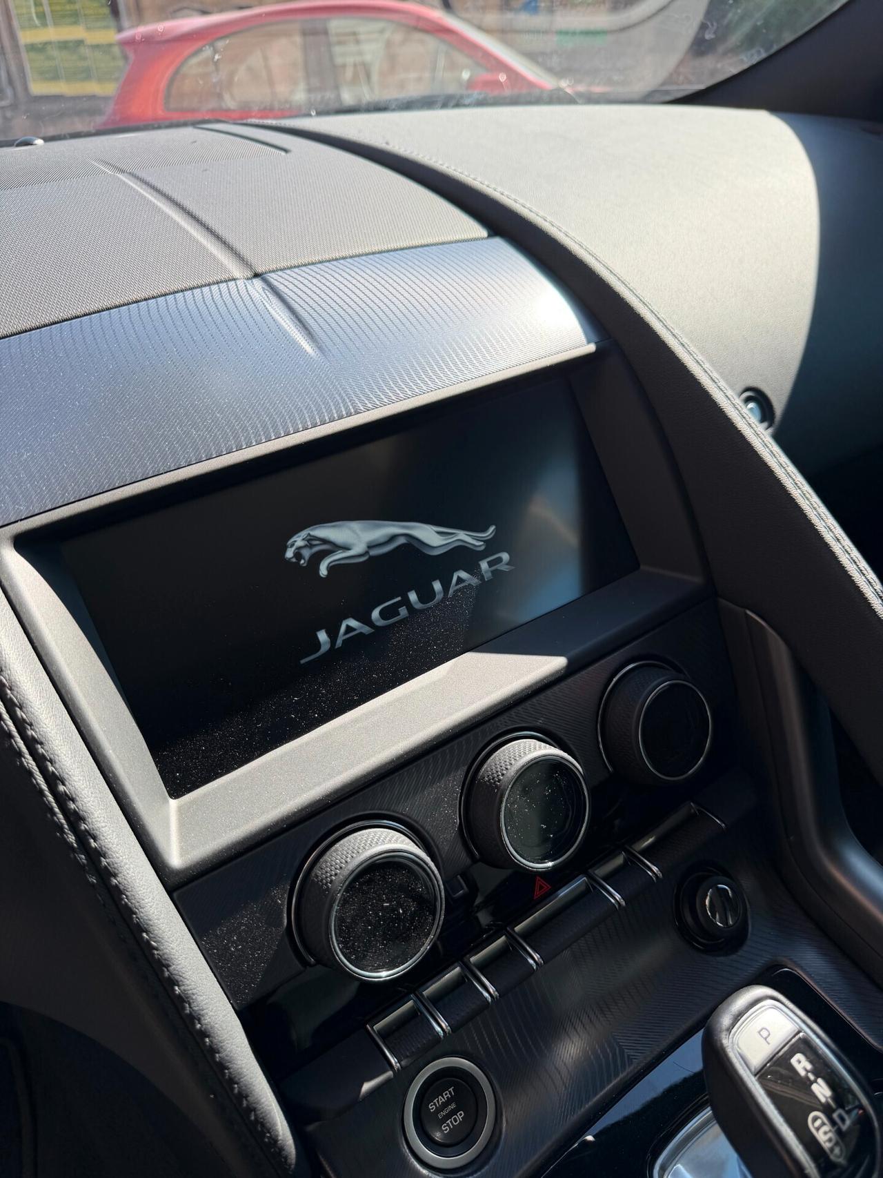 Jaguar F-Type 2.0 P300 300CV R-Dynamic - Grigio Satinato SVO