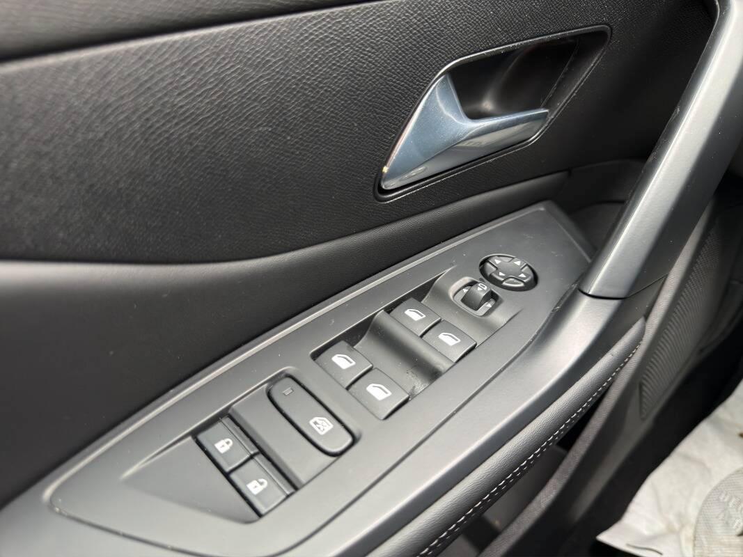 Peugeot 408 1.2 puretech Allure 145cv eat8 TELECAMERA A 360°