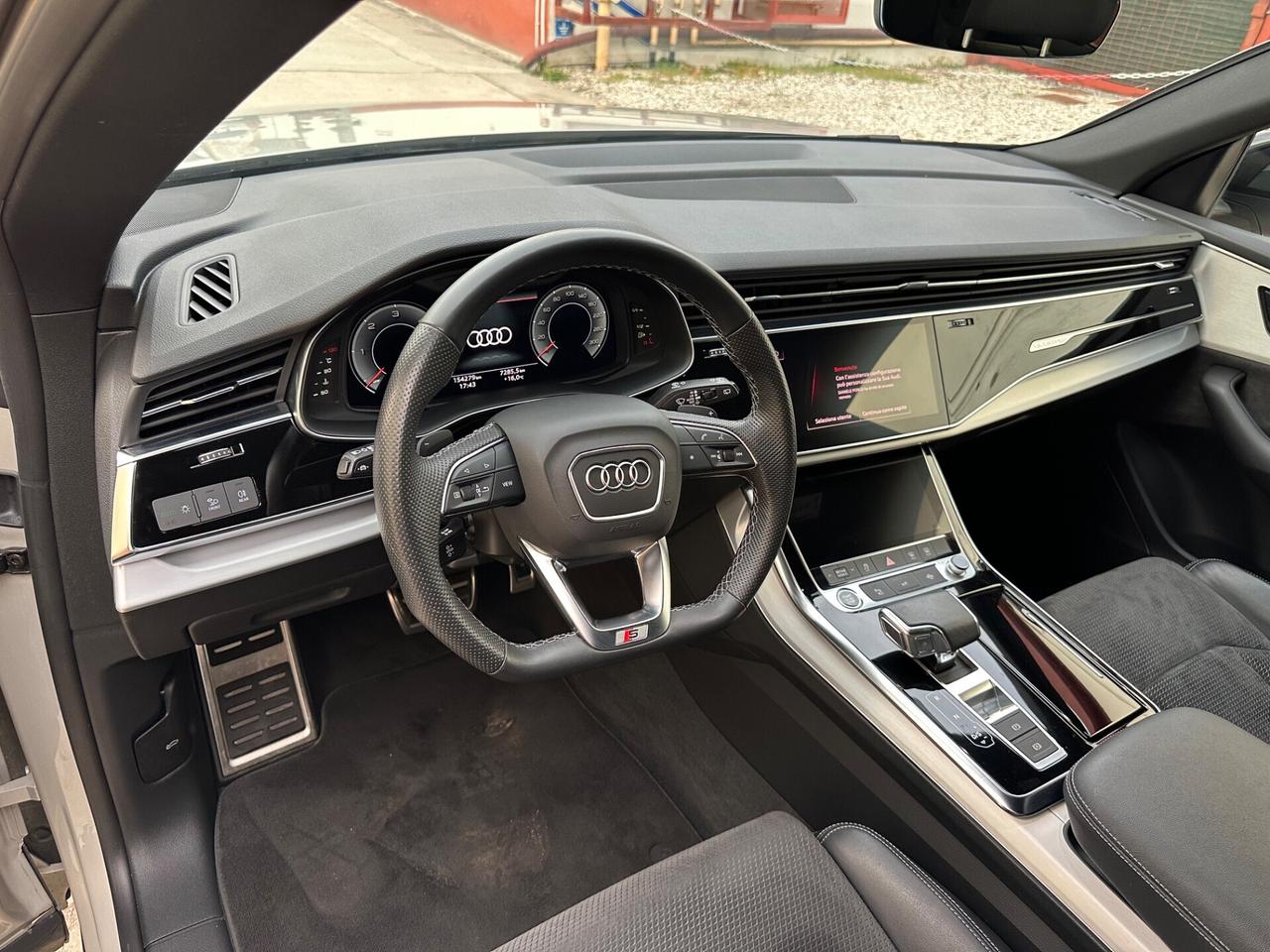 Audi Q8 50 TDI 286cv Quattro S-Line - 2022