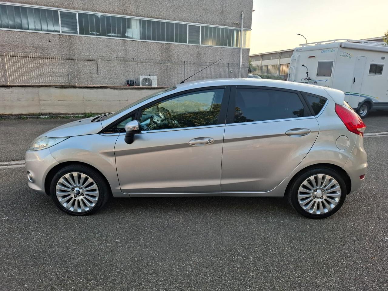 Ford Fiesta 1.2 5 porte SOLAMENTE 60.000 KM
