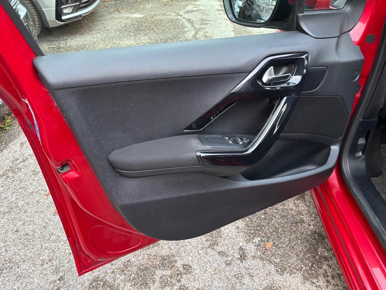 Peugeot 208 1.4 HDi 68 CV 5 porte Active ok Neopatentati