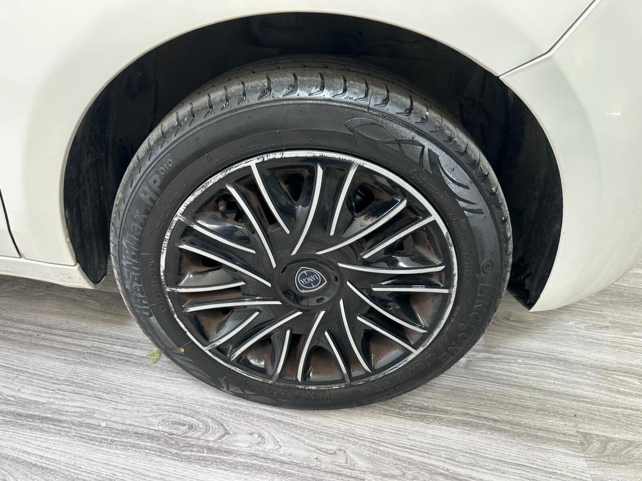 Lancia Ypsilon 1.2 69 CV 5 porte GPL Ecochic Gold