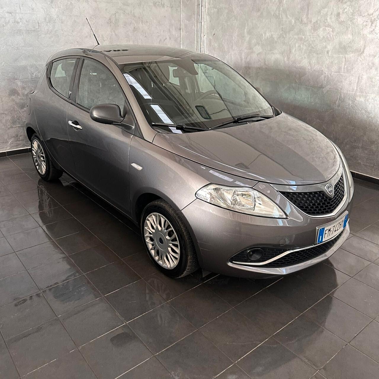 Lancia Ypsilon 1.2 69 CV 5 porte
