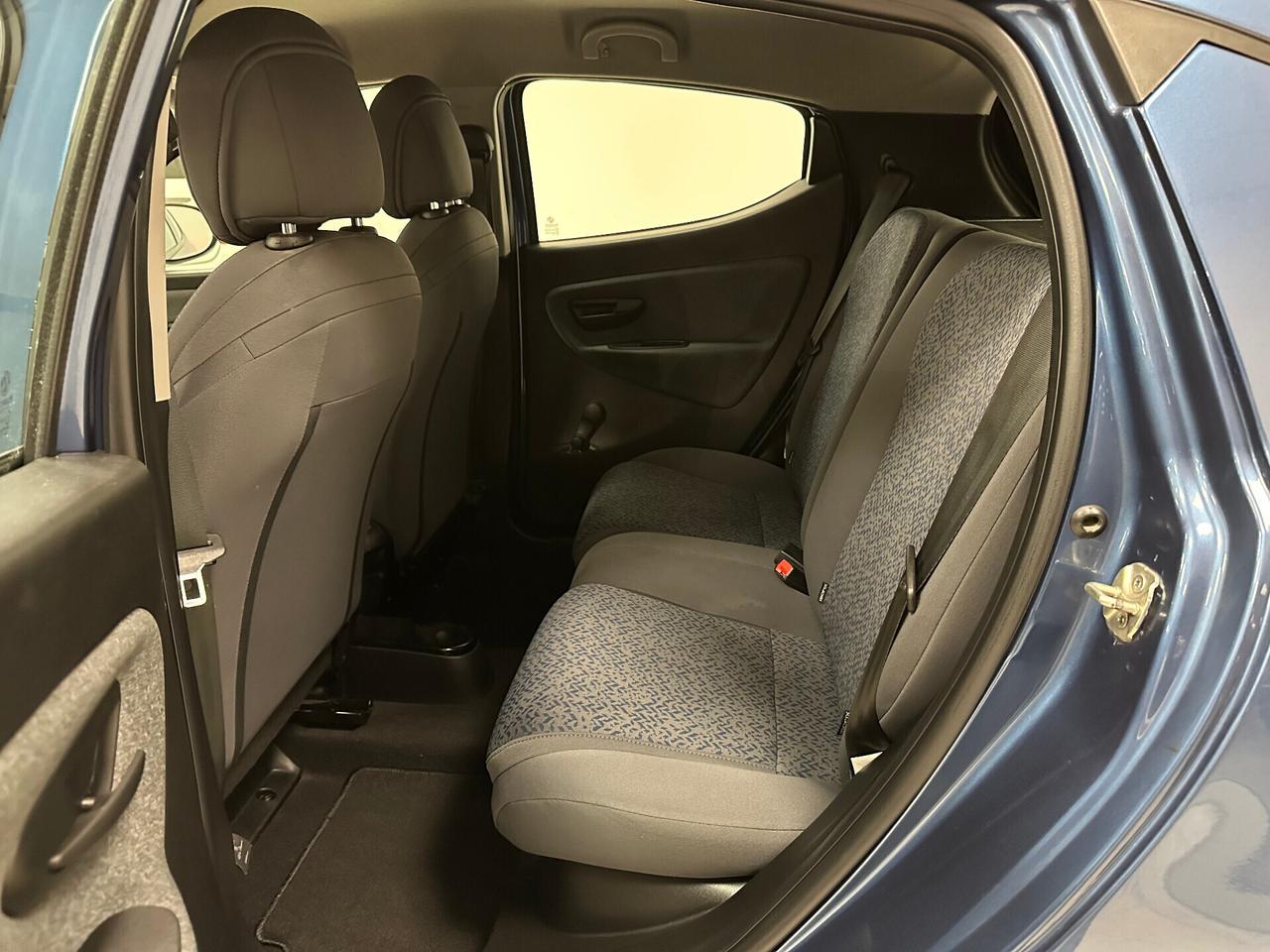 Lancia Ypsilon 1.0 FireFly 5P Hybrid Silver - 2023