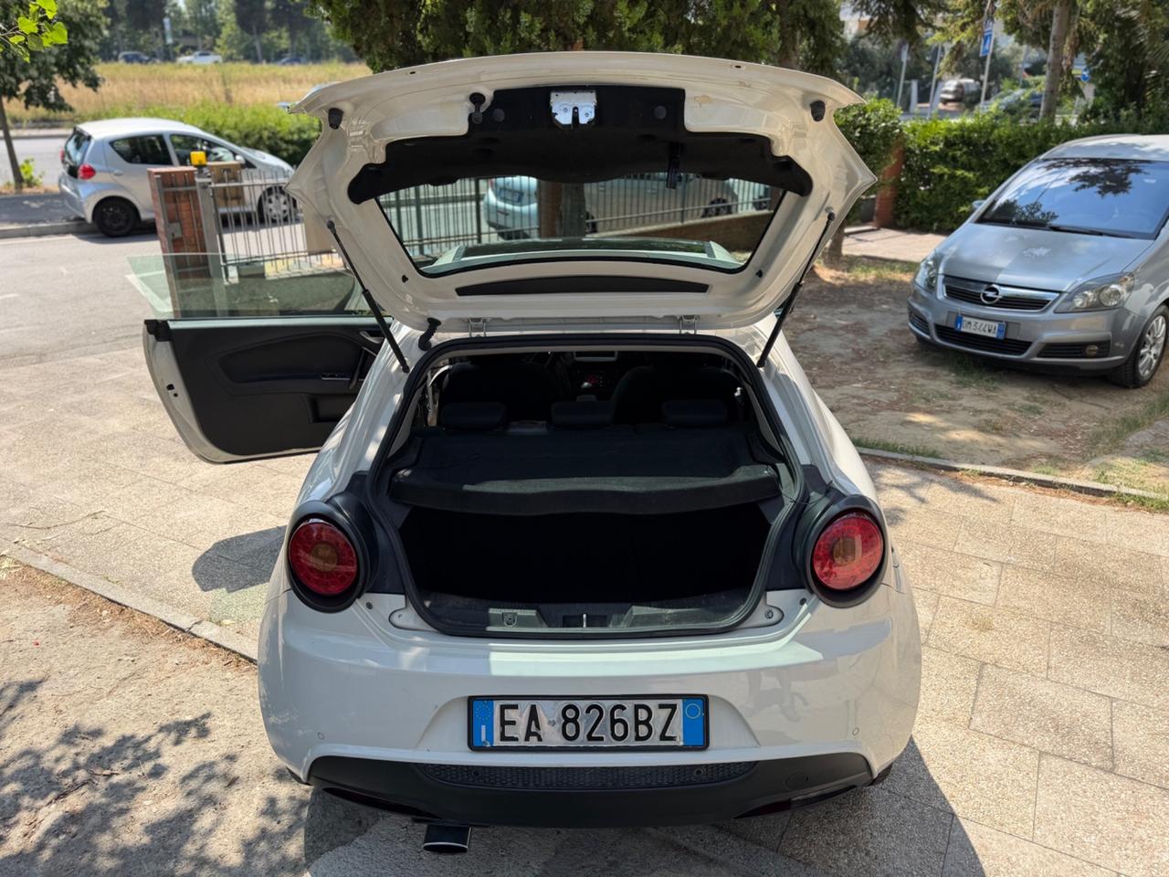 Alfa Romeo MiTo 1.6 JTDm 16V Distinctive Premium Pack