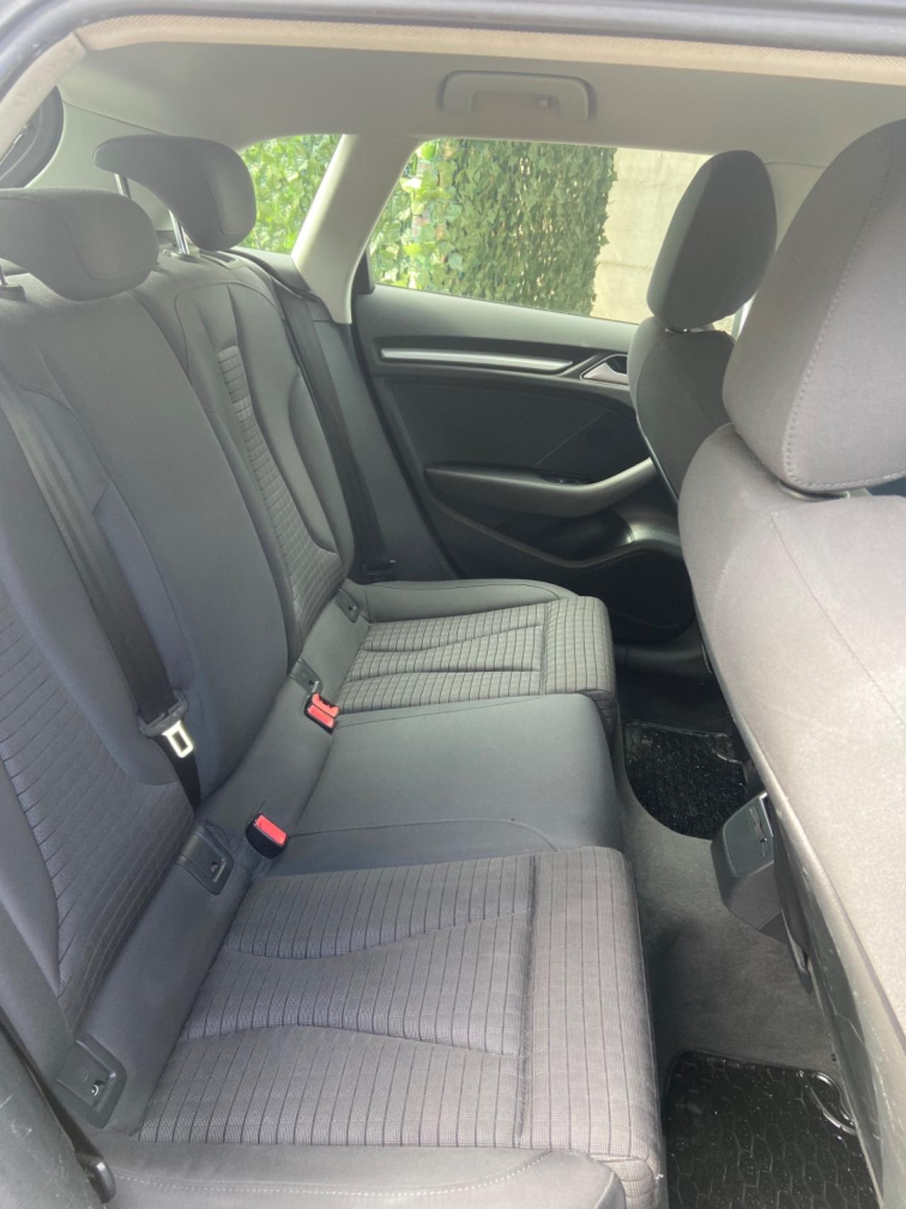 Audi A3 SPB 1.6 TDI diesel S tronic Ambition