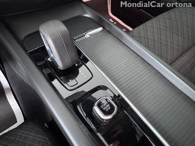 VOLVO V60 B4 (d) automatico Essential
