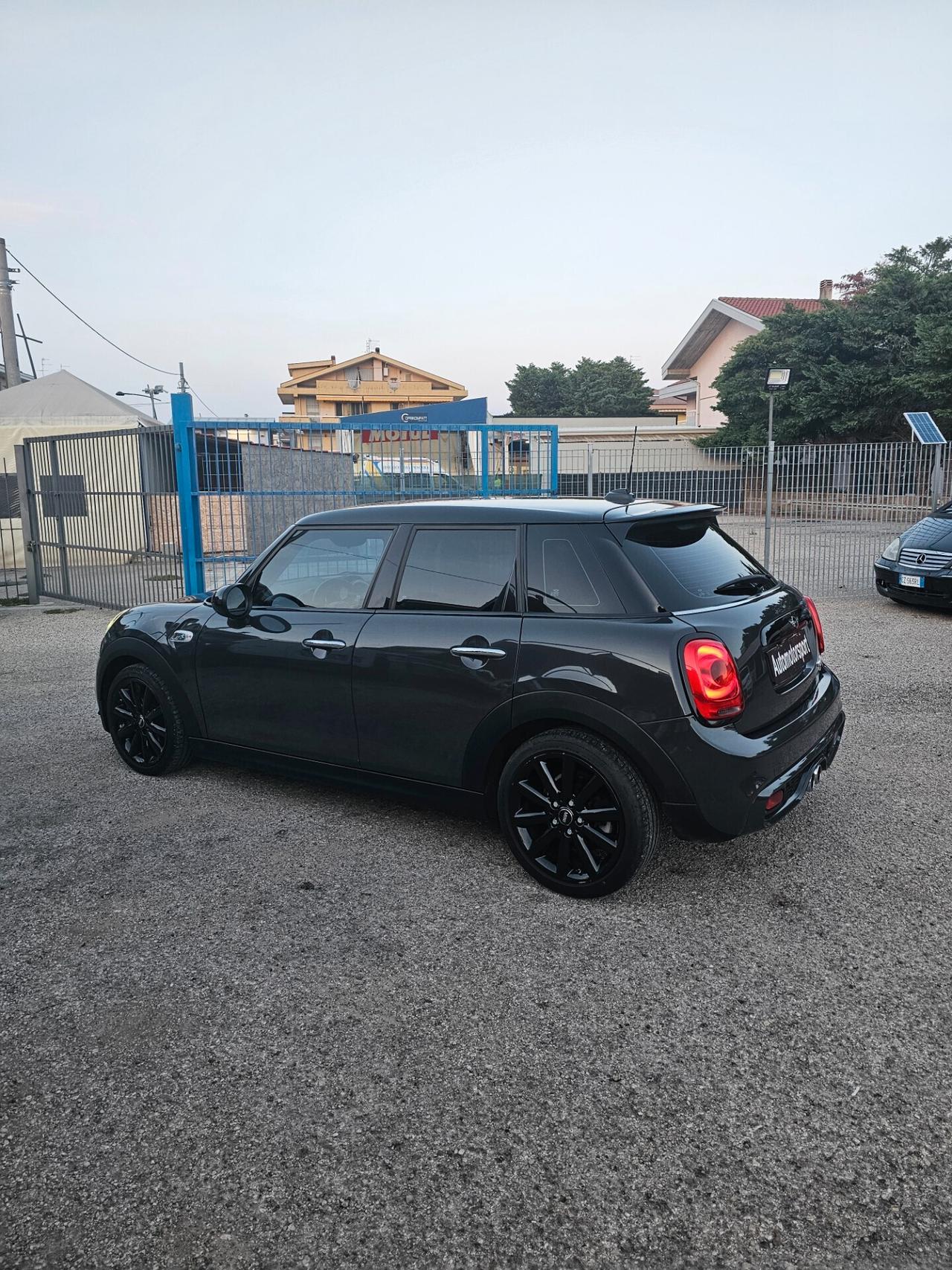 Mini Mini 2.0 Cooper SD Business XL