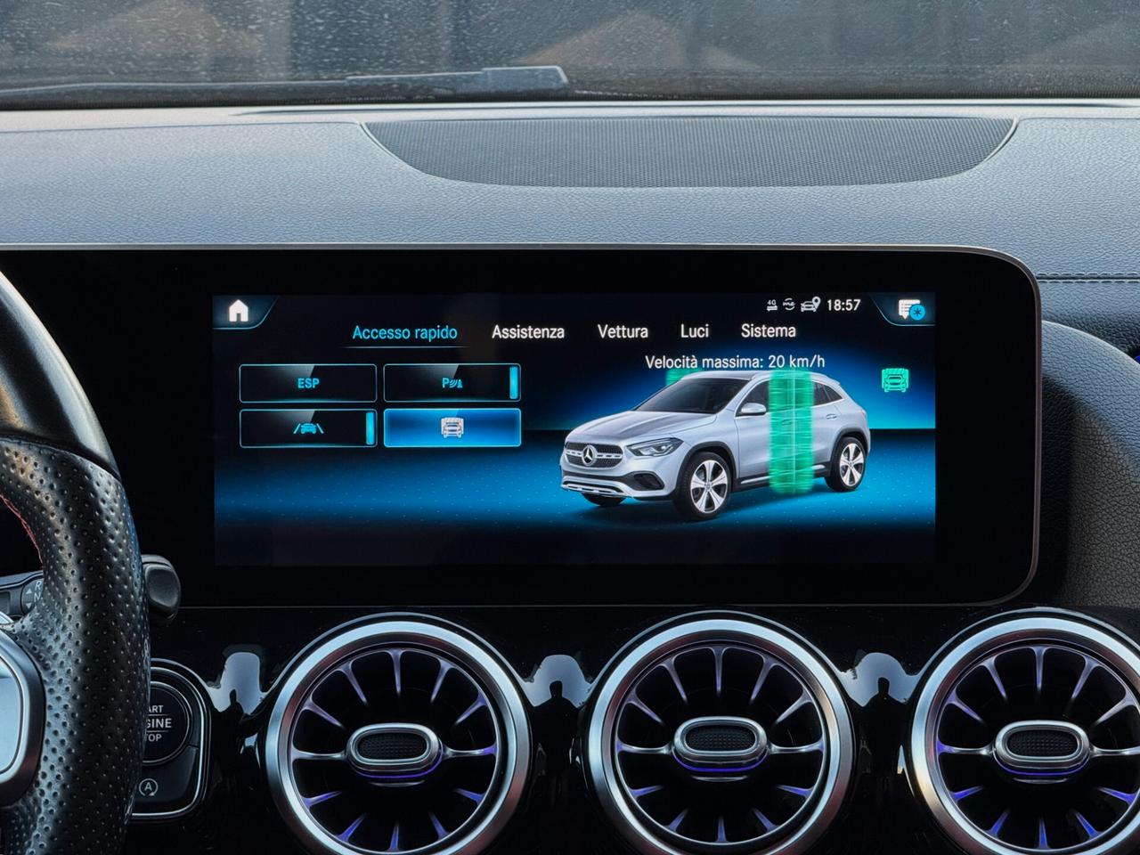 Mercedes-Benz GLA 200 d Premium AMG TETTO INT ROSSI