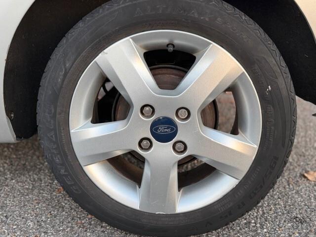 Ford Fiesta 1.2 16V 3p. Ghia Euro 4 ok neopatentati