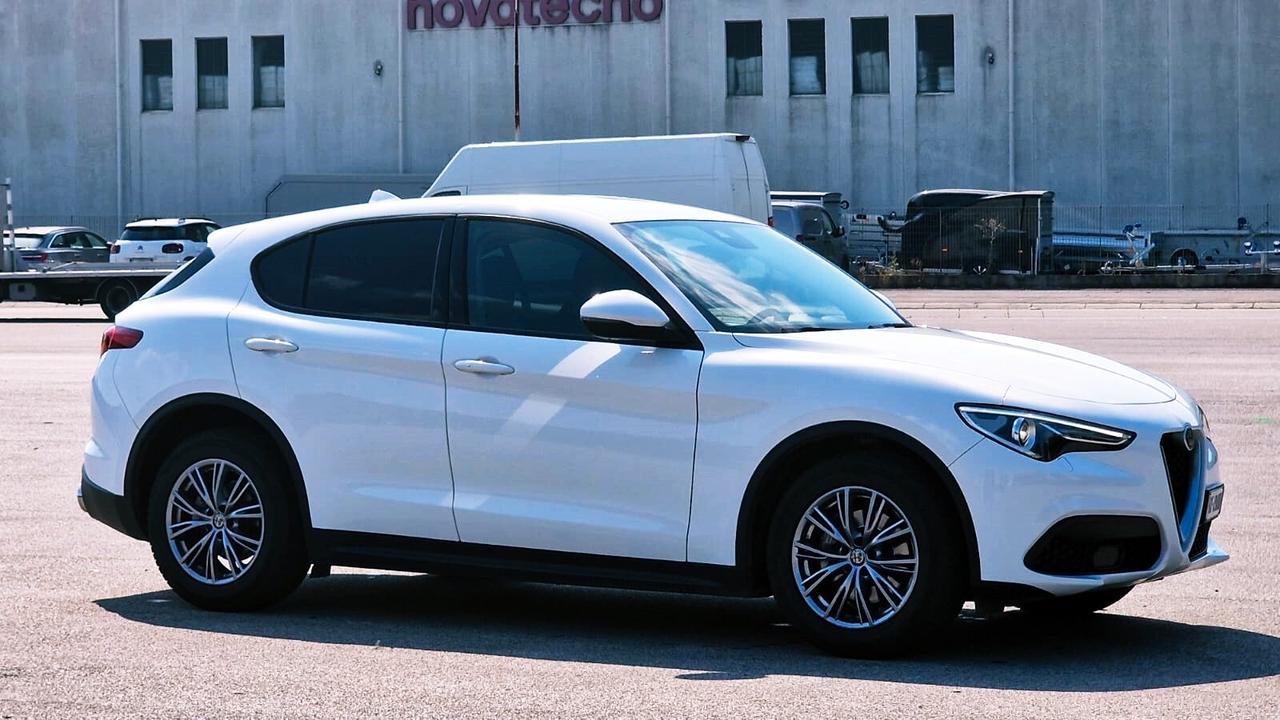 Alfa Romeo Stelvio 2.2 Turbodiesel 160 CV AT8 RWD