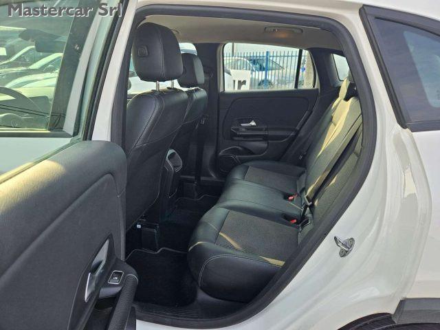 MERCEDES-BENZ GLA 180 GLA 180D Business Extra auto TG : GM513KY