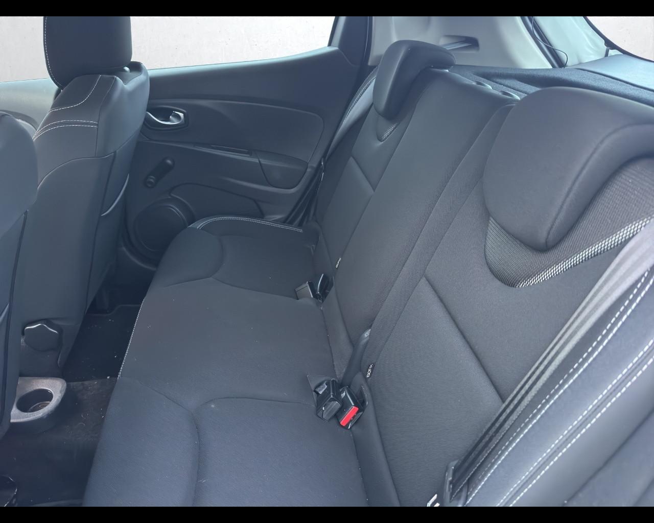 RENAULT Clio 4ª serie - Clio dCi 8V 75 CV 5 porte Business