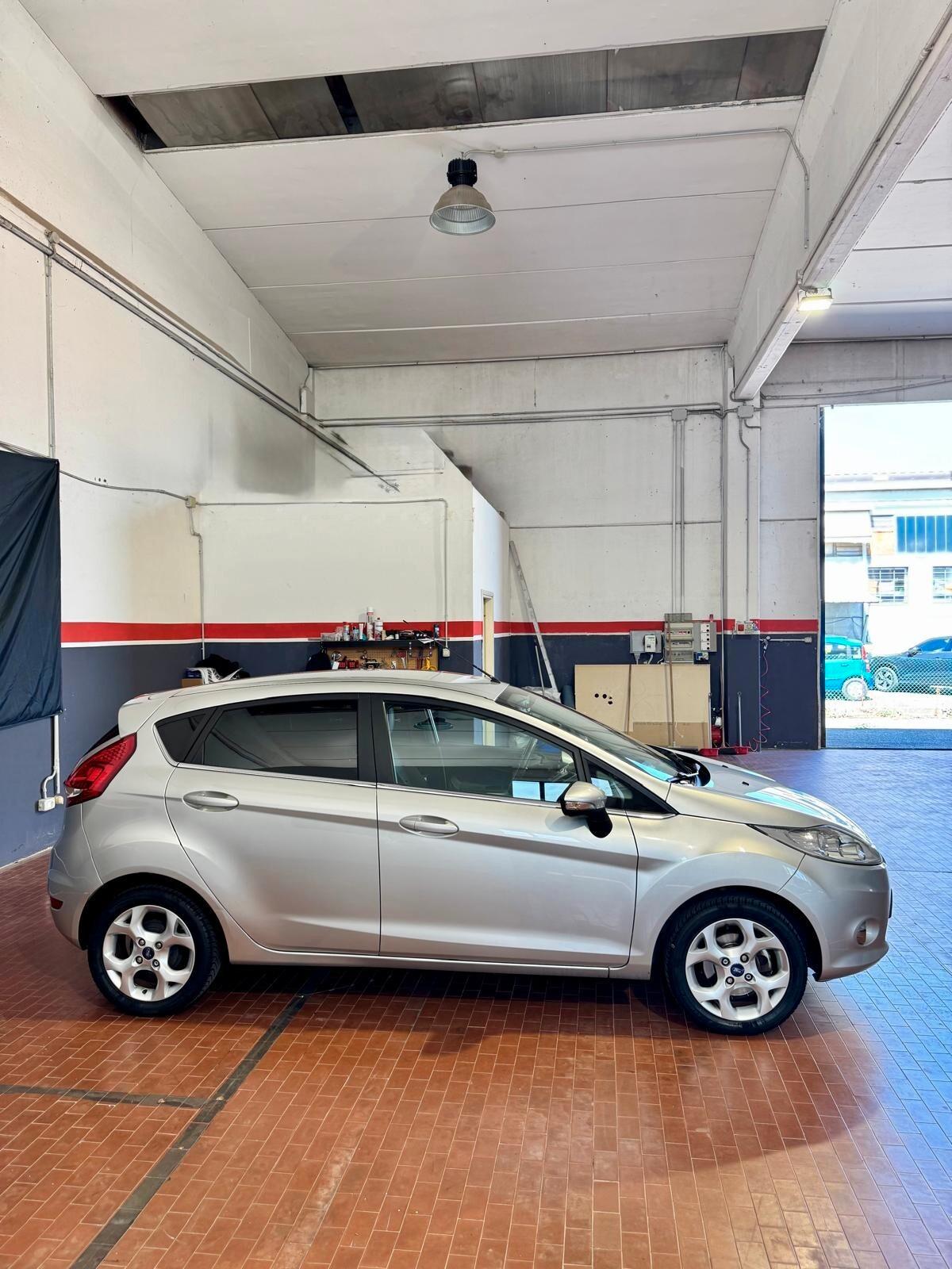 Ford Fiesta 1.4 TDCi 68CV 5 porte Titanium