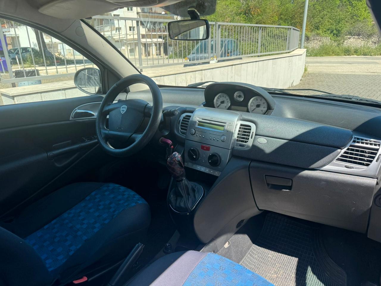 Lancia Ypsilon 1.3 MJT 75 CV Unyca