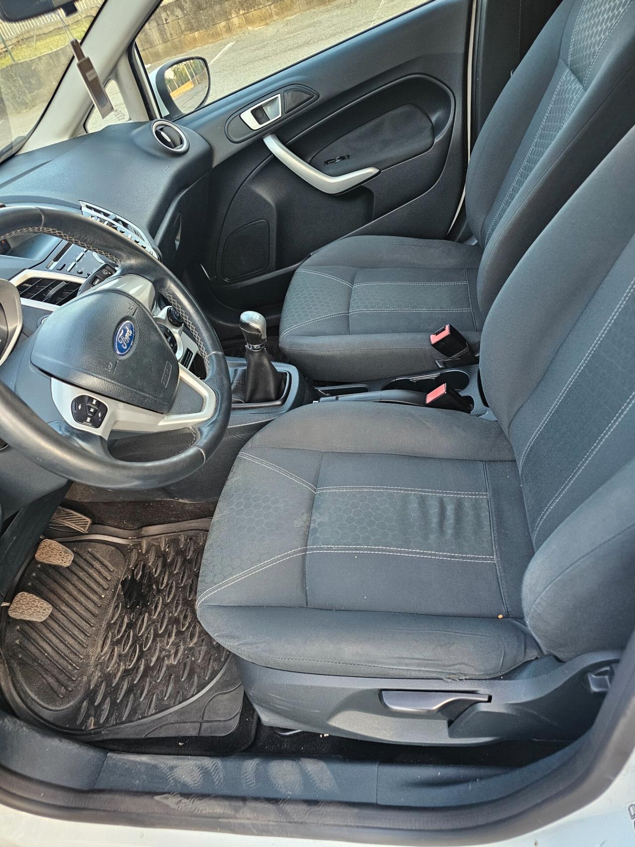 Ford Fiesta Ikon 1.4 TDCi 70CV 5p. Business