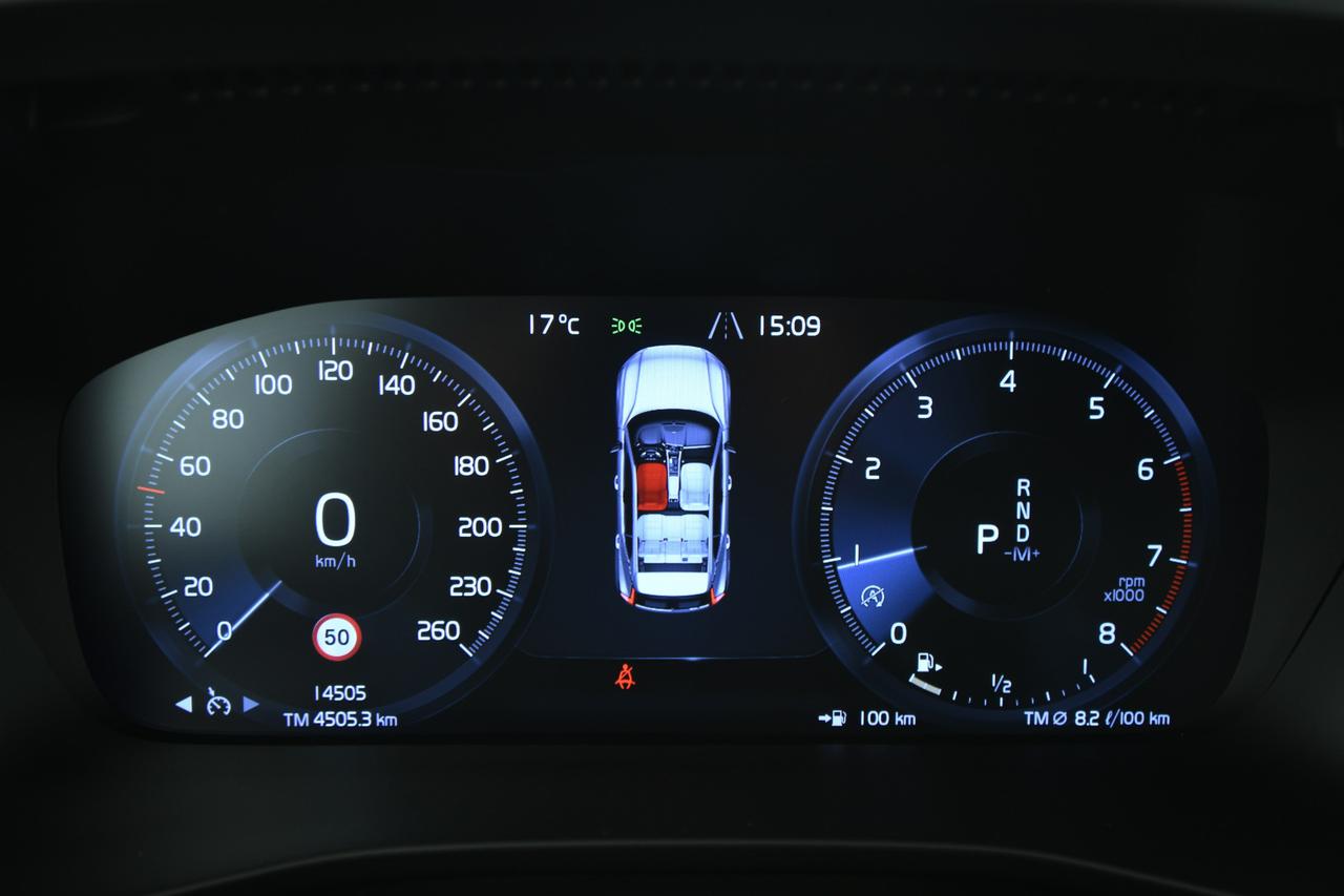 VOLVO XC40 N1 1.5 T2 Momentum Core geartronic CAMERA+PREZZO+IVA