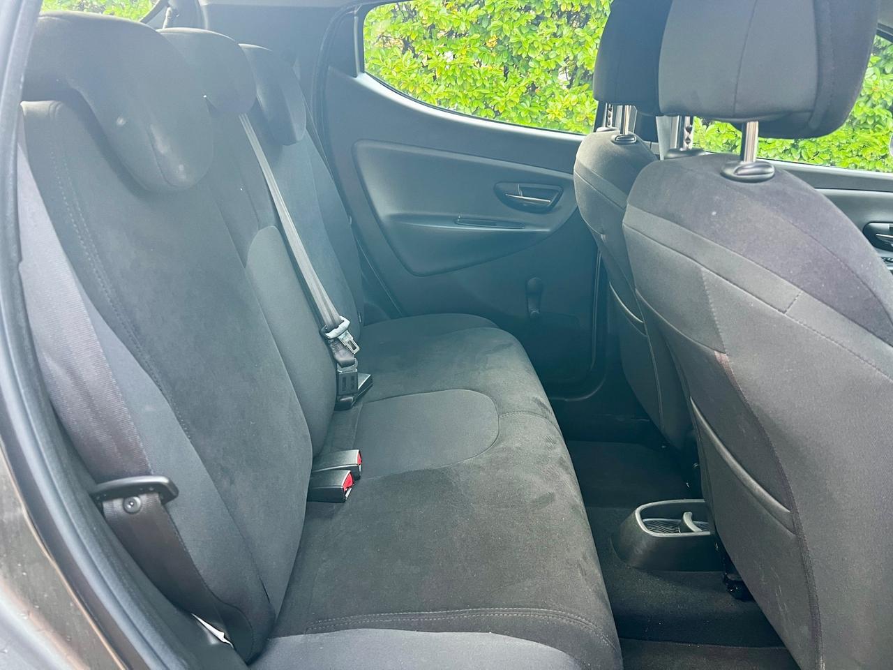 Lancia Ypsilon 1.3 MJT 16V 95 CV 5 porte S&S Silver