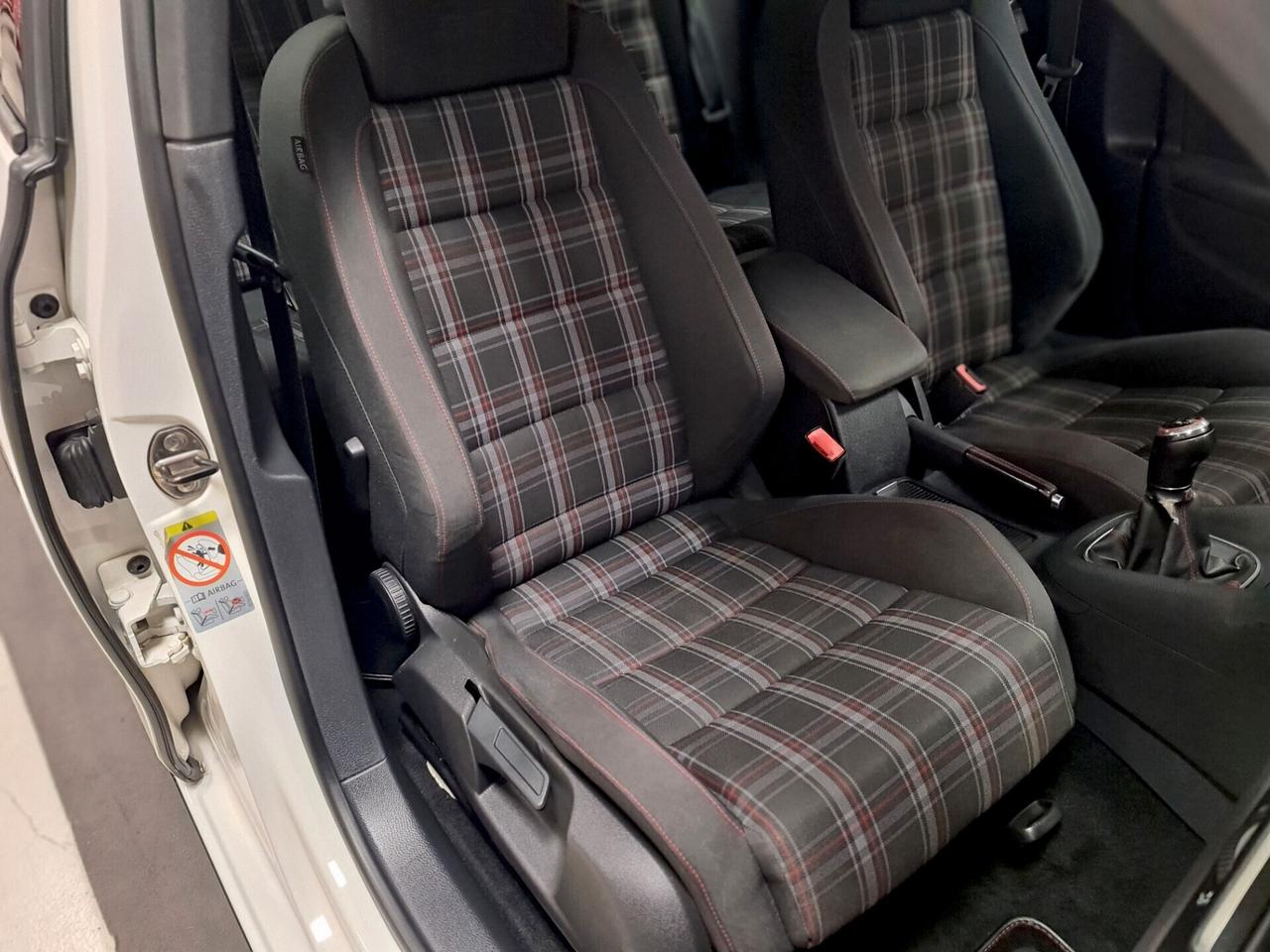 Volkswagen Golf GTI 2.0 TSI 5p.