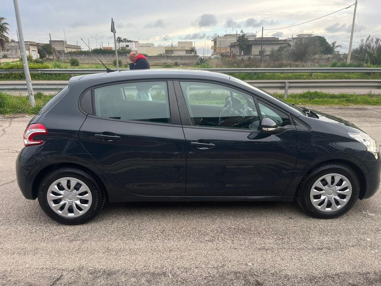 Peugeot 208 1200 5 porte Active Unipro 2015