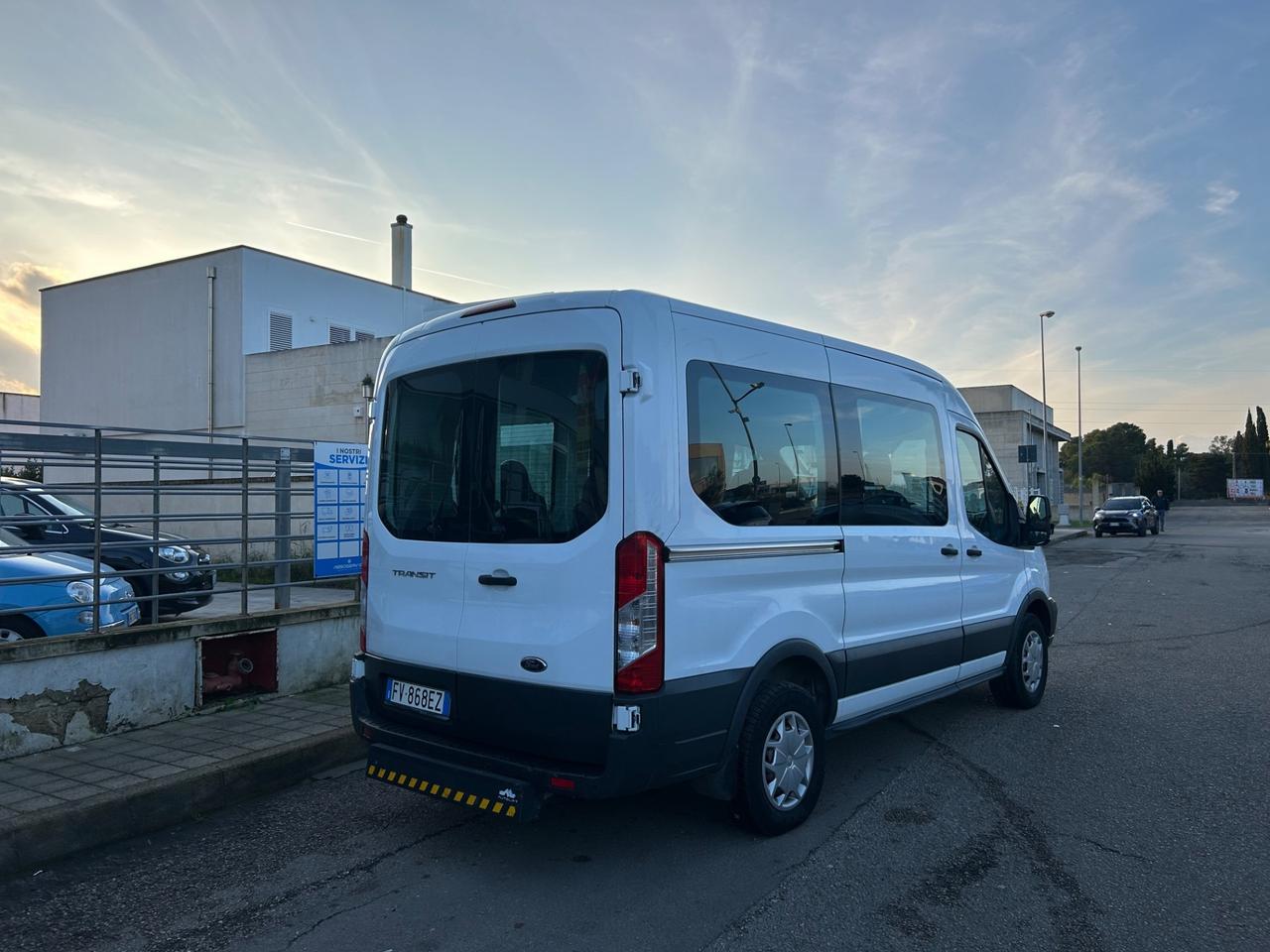 Ford Transit 350 2.0TDCi EcoBlue 130CV 9 posti+pedana disabili