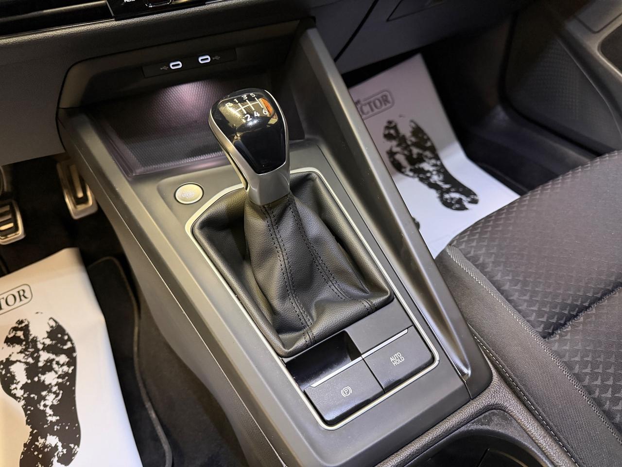 Volkswagen Golf 8 - ACTIVE - FULL OPTIONAL