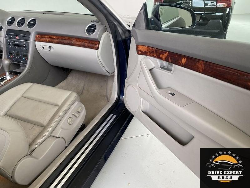 Audi A4 A4 3.0 Cabrio 3.0 V6 30V CAT