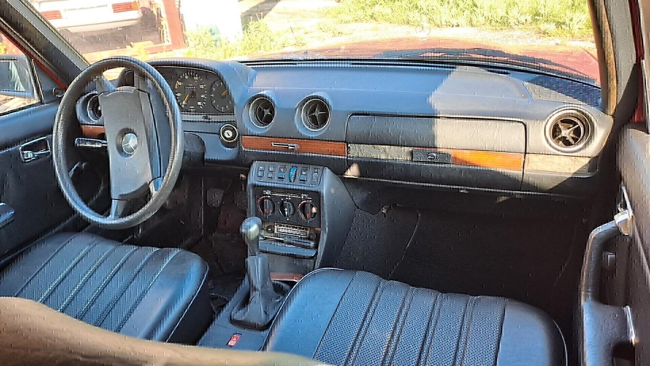 Mercedes-benz 240 TD 5 marce e clima da lieve restauro