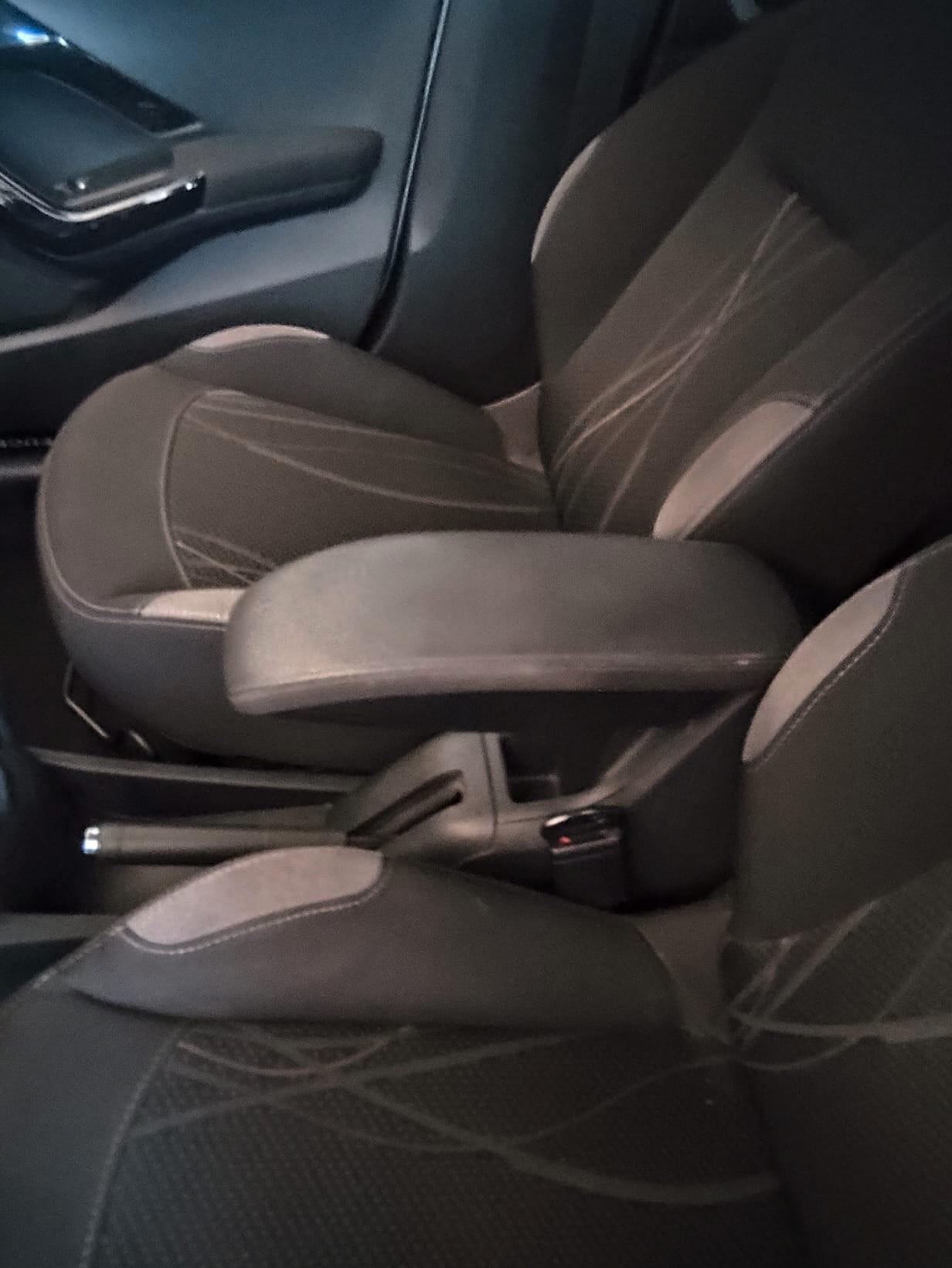 Peugeot 208 1.4 HDi 68 CV 5 porte Allure