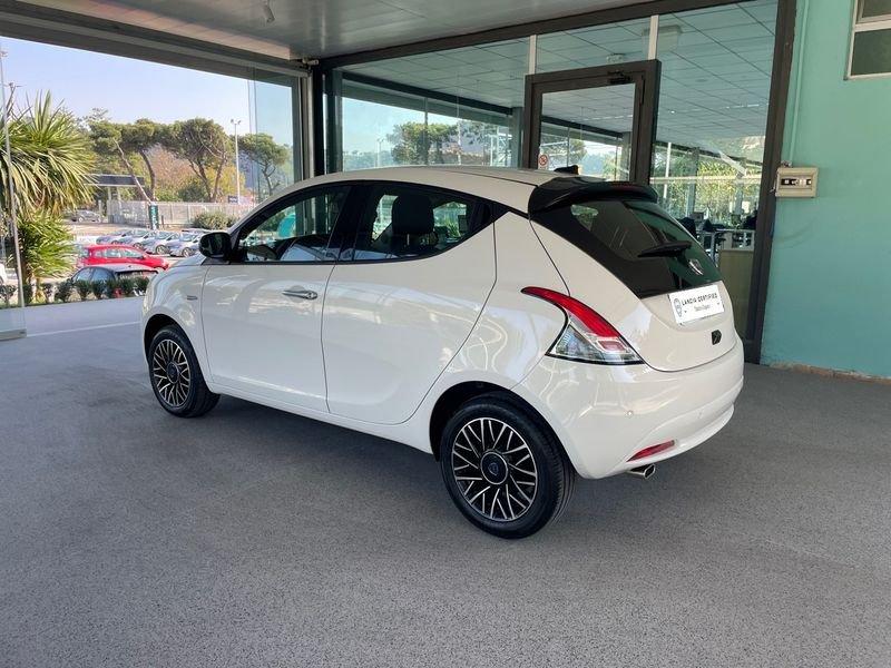 Lancia Ypsilon 1.0 FireFly 70cv Hybrid Platino