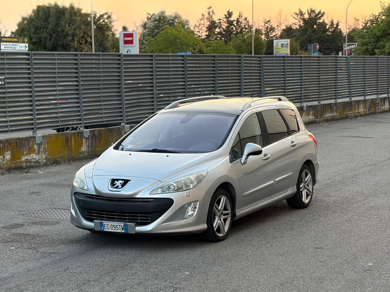Peugeot 308 1.6d tettto 6 marce auto ok anno 2010 euro5