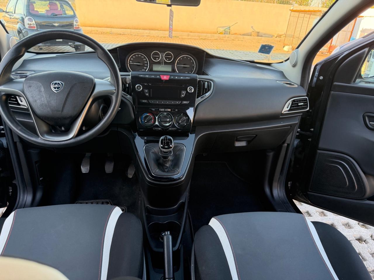 Lancia Ypsilon 0.9 TwinAir 85 CV 5 porte Metano Ecochic Gold