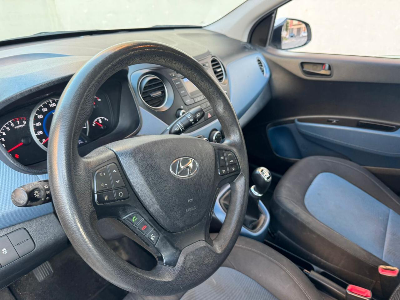 Hyundai i10 1.0 MPI Sound Edition A/T