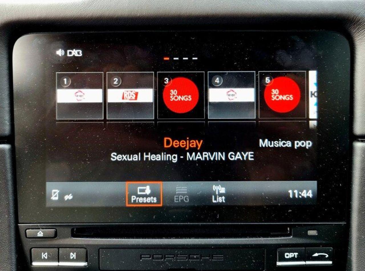 Porsche 718 Cayman GT4 PDK