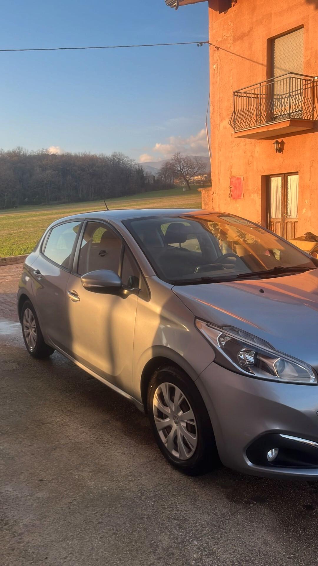 Peugeot 208 PureTech 82 5p. GPL Active