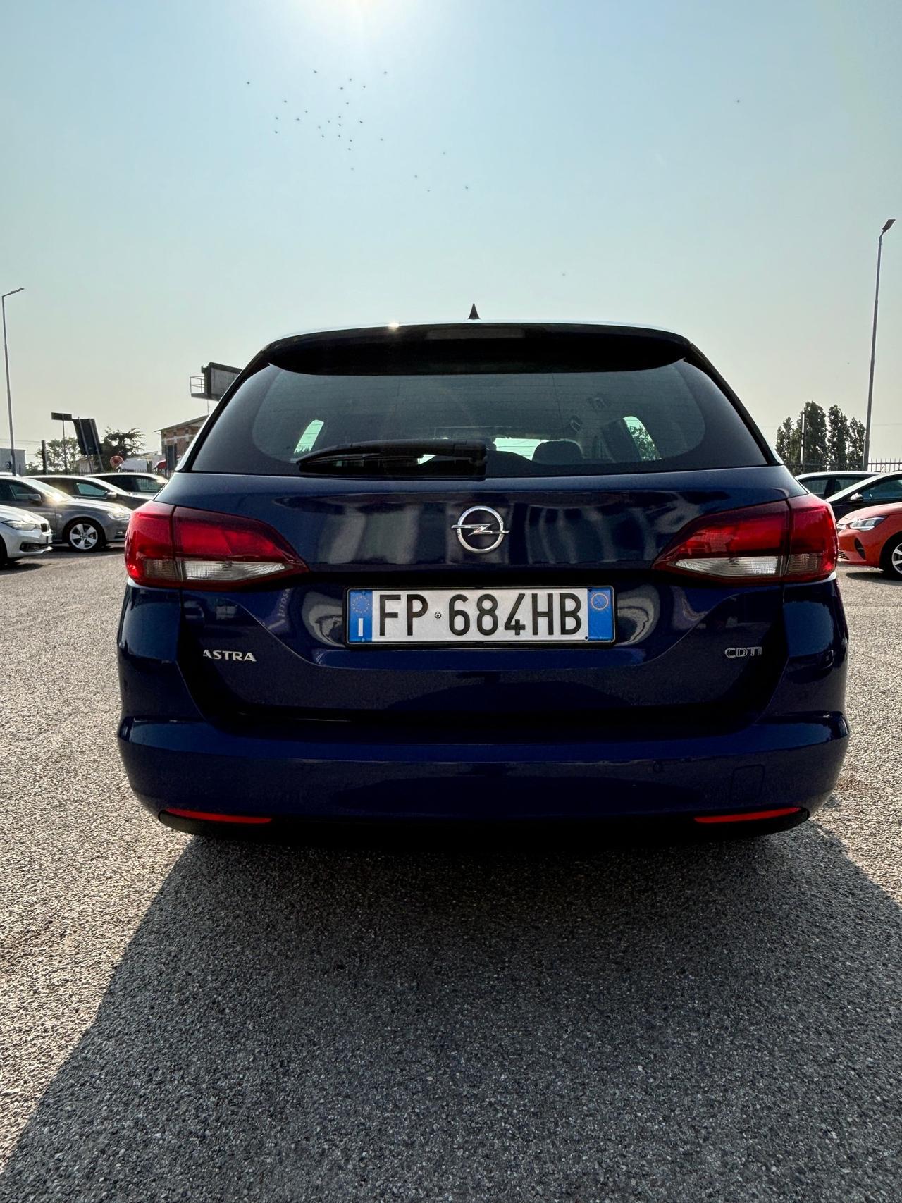 Opel Astra 1.6 CDTi Sports Tourer Innovation - 2018