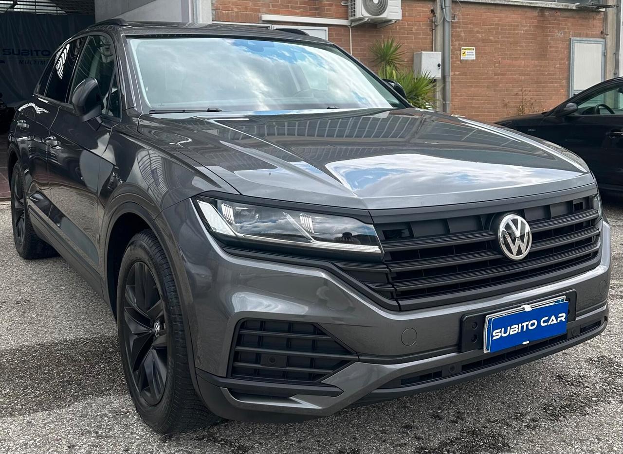Volkswagen Touareg 3.0 V6 TDI SCR Black Style Tetto Panoramico Pelle Totate Sospensioni Regolabili