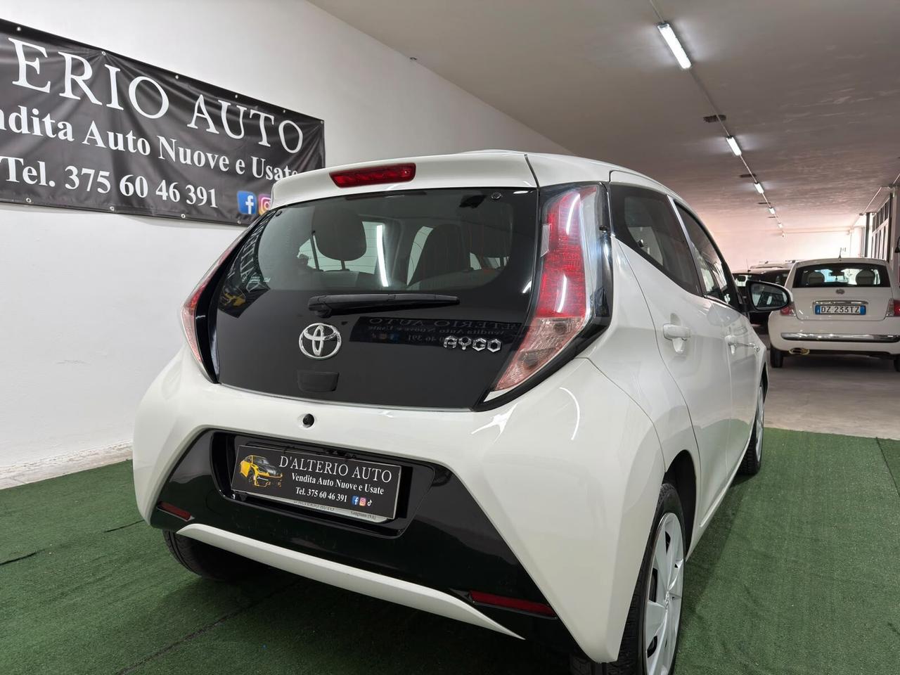 Toyota Aygo 1.0 VVT-i 69 CV 5 porte x-clusiv