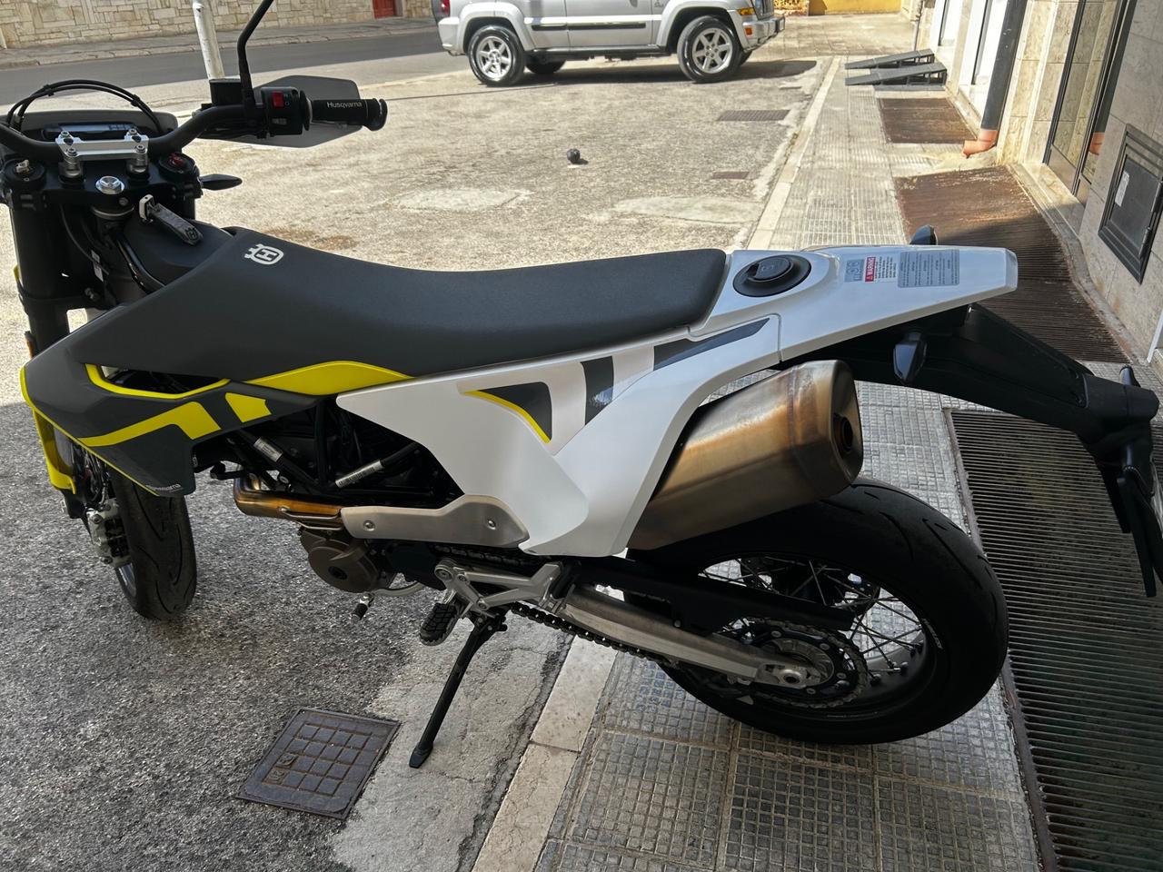 Husqvarna 701 Supermoto