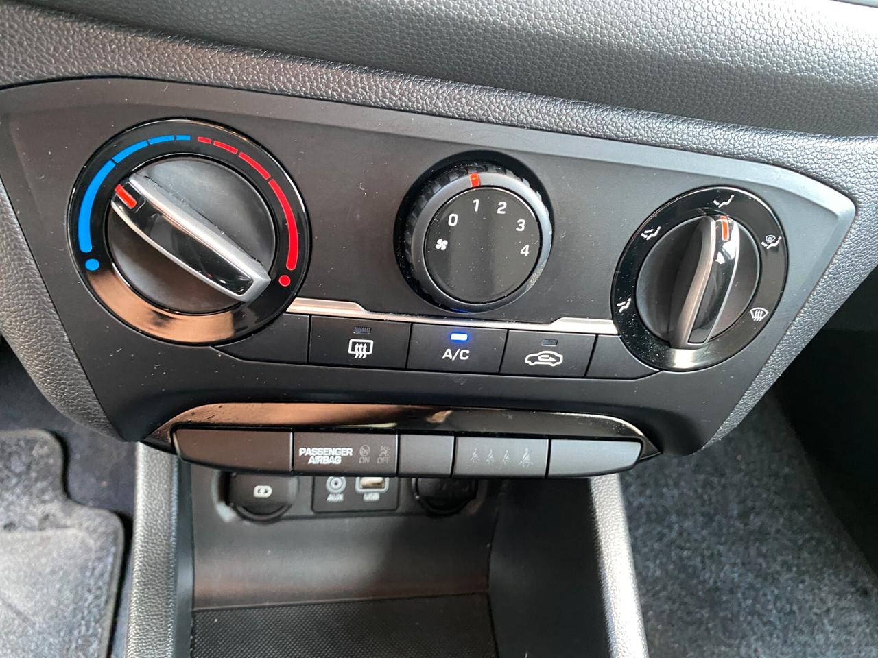 Hyundai i20 1.2 5 porte Econext Tech KM CERTIFICATI --Pacchetti auto per commercianti ---