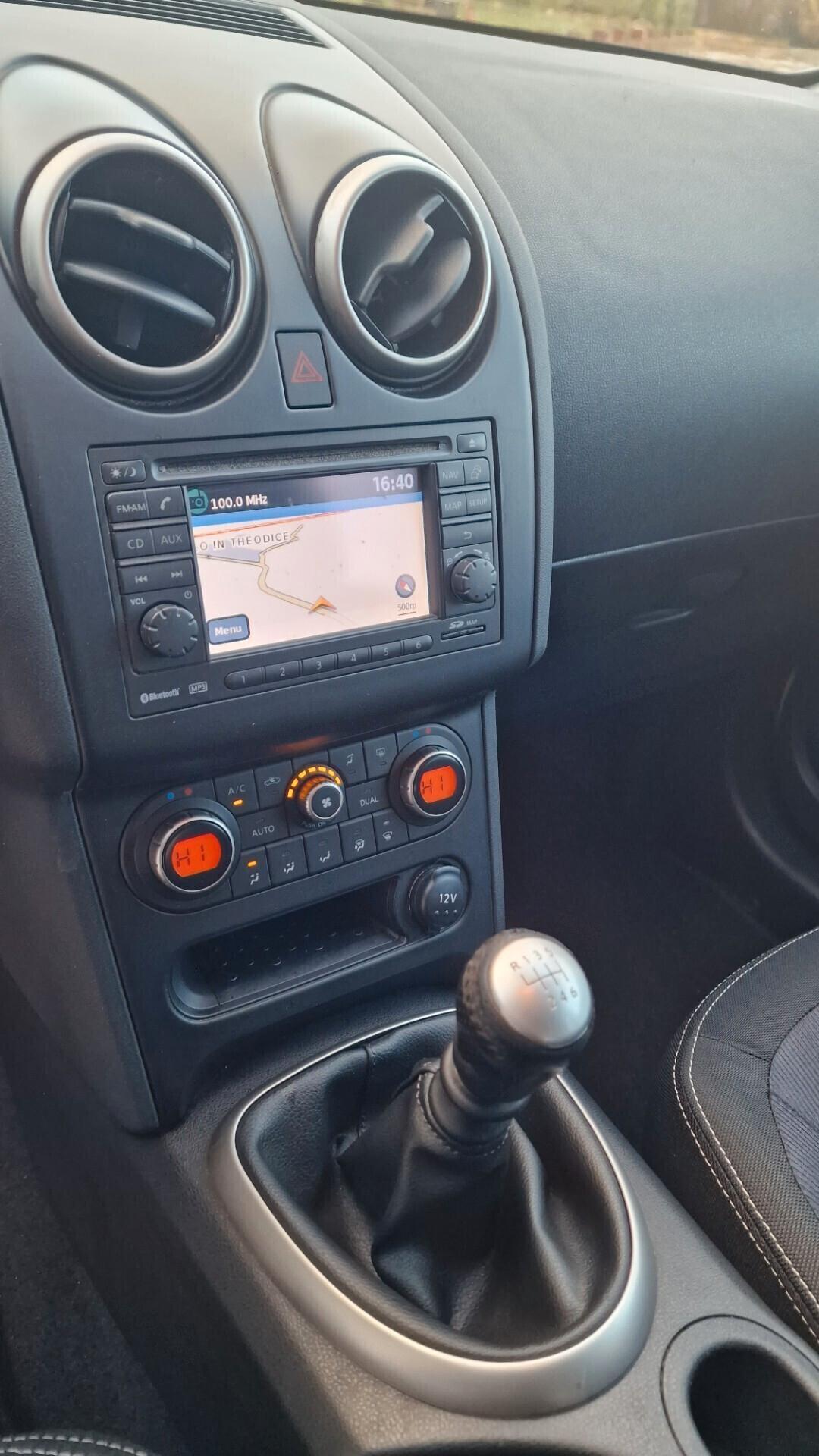 Nissan Qashqai 1.5 dCi DPF Tekna - 2011