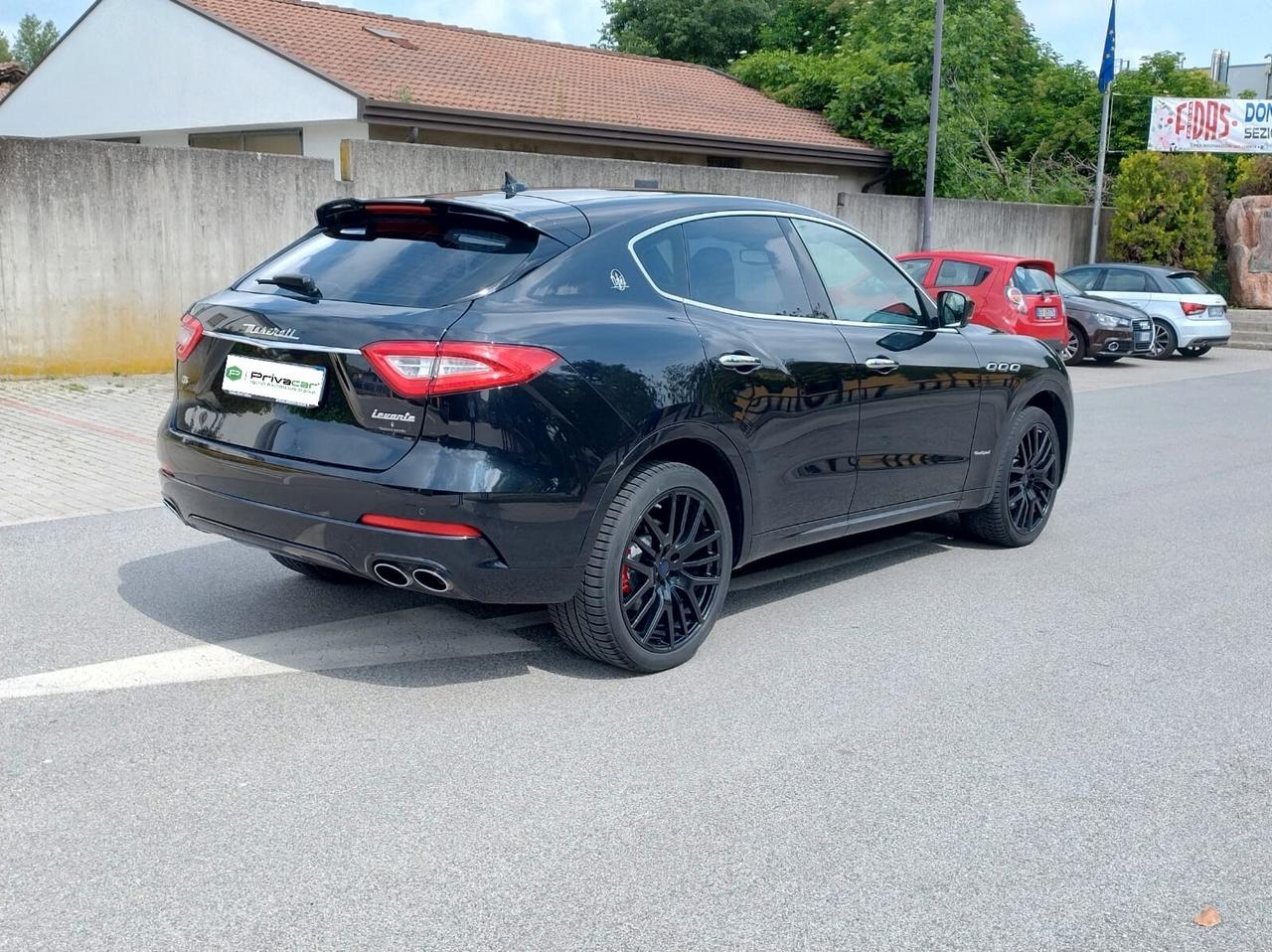 Maserati Levante V6 Diesel 275cv AWD Gransport UNIPRO