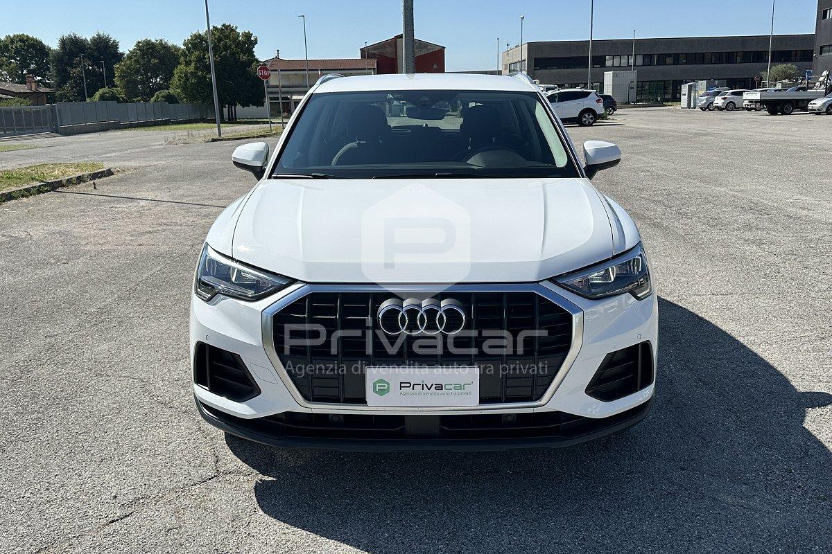 AUDI Q3 35 TFSI Business