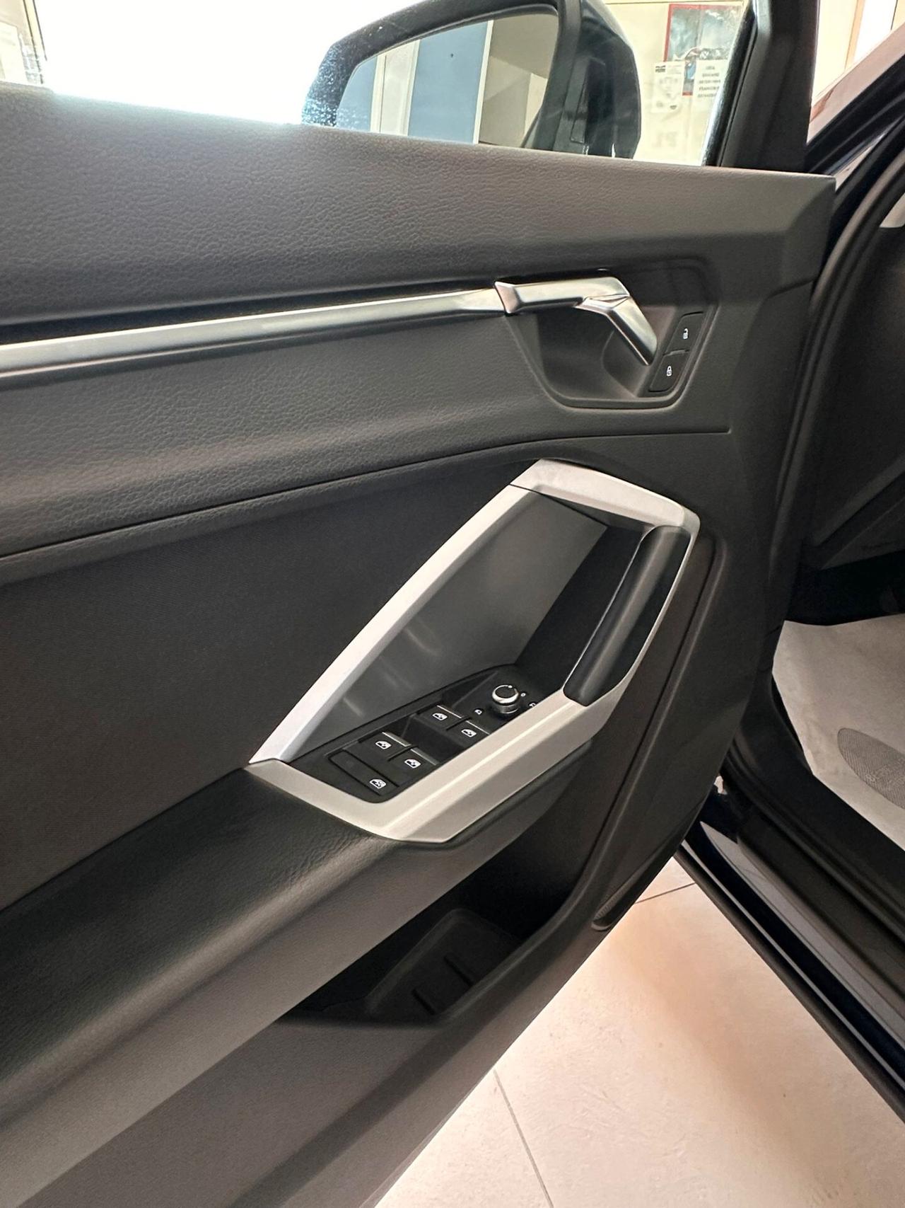 Audi Q3 35 TDI S tronic Business Advanced